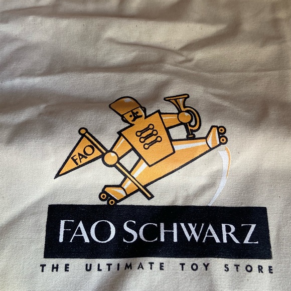 FAO Schwarz Child Size Apron - Picture 9 of 12